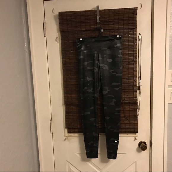 Womens Nike  Dri Fit Camo Leggins - Picture 1 of 6